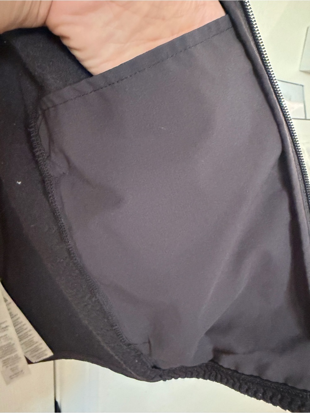 Patagonia womans Black Full-Zip Hooded Fleece Jacket - light weight - Picture 3 of 6